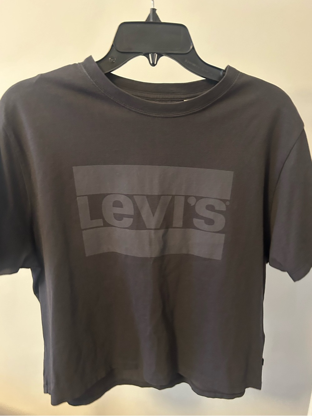 Levi’s cotton tee- size small.